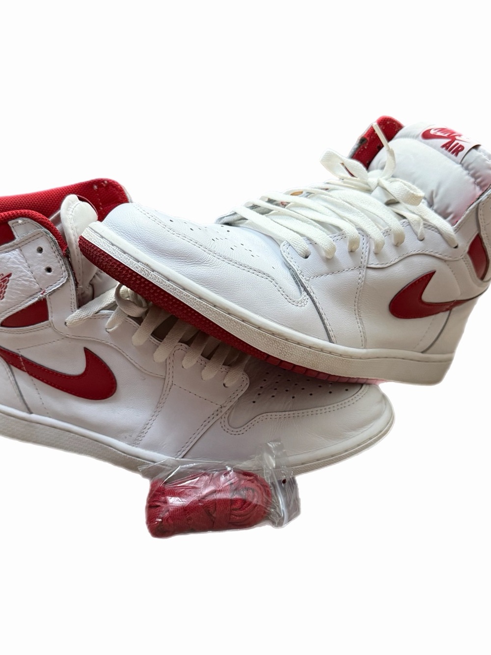 Retro Jordan 1 High Metallic Red Sneakers